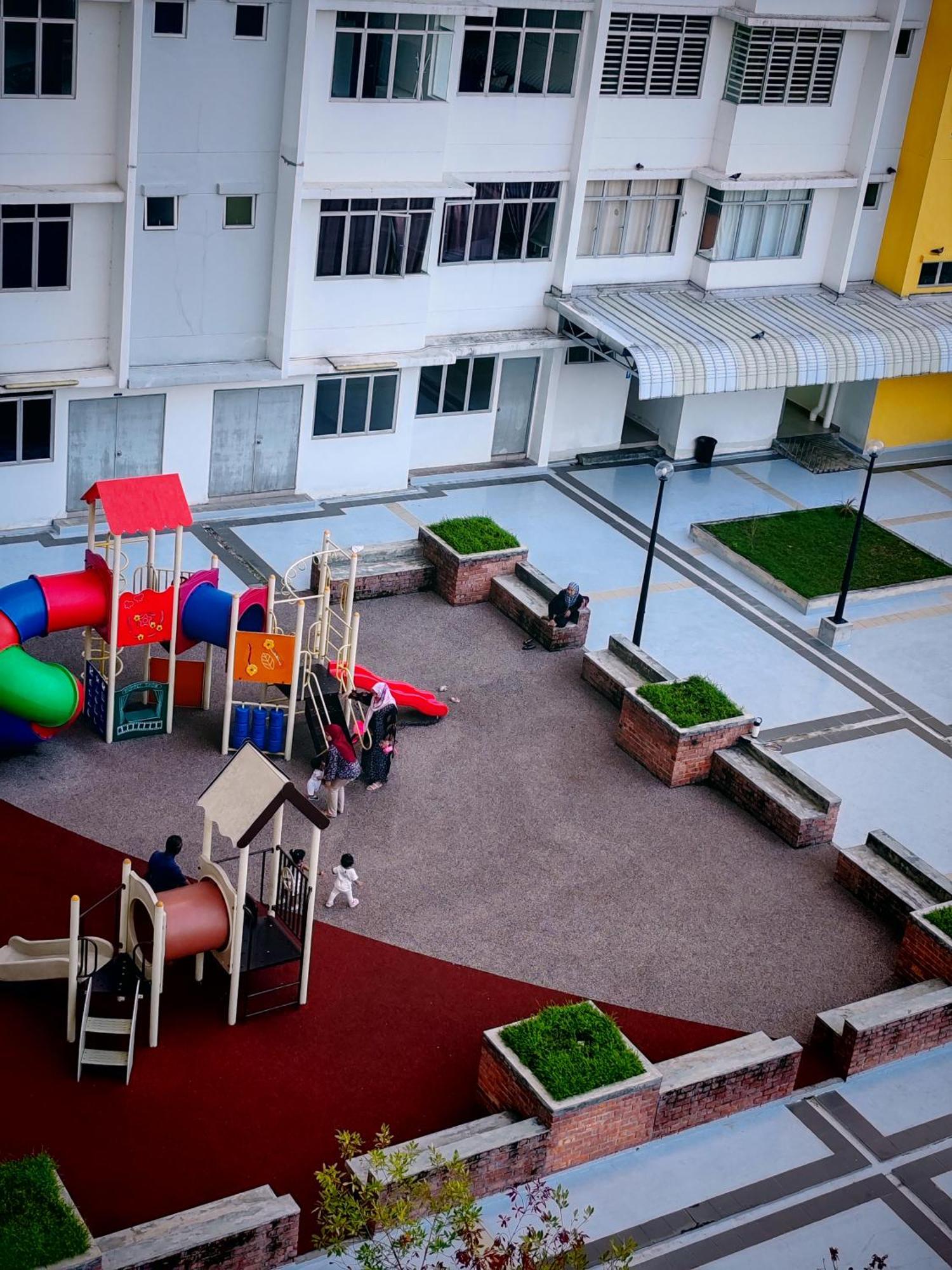 A Boutique Warm Falim Apartment